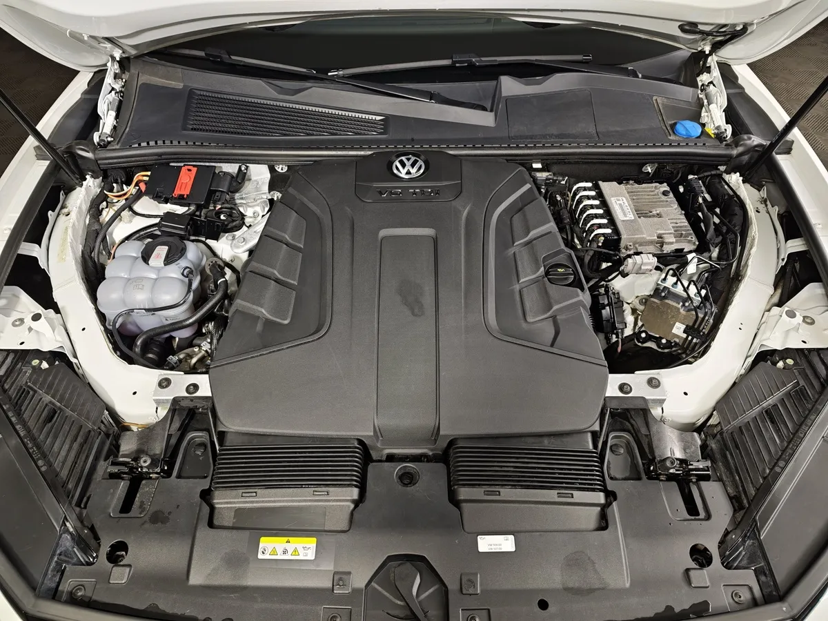 Volkswagen Touareg 3.0 V6 TDI Tiptronic 4Motion (249 л.с.) Exclusive Белый в АВИЛОН. Слайд №11