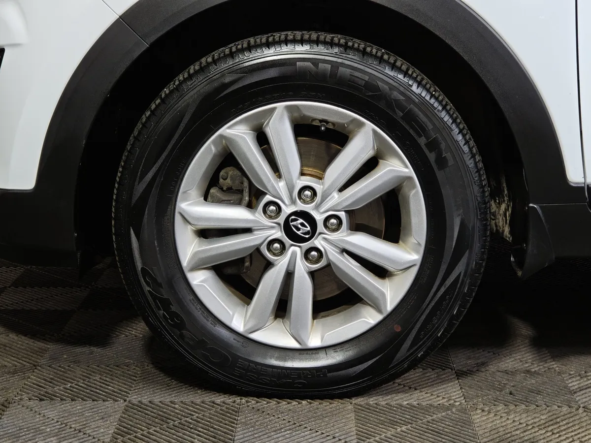 Hyundai Creta 2.0 AT AWD (149 л.с.) Comfort + Advanced Белый в АВИЛОН. Слайд №9