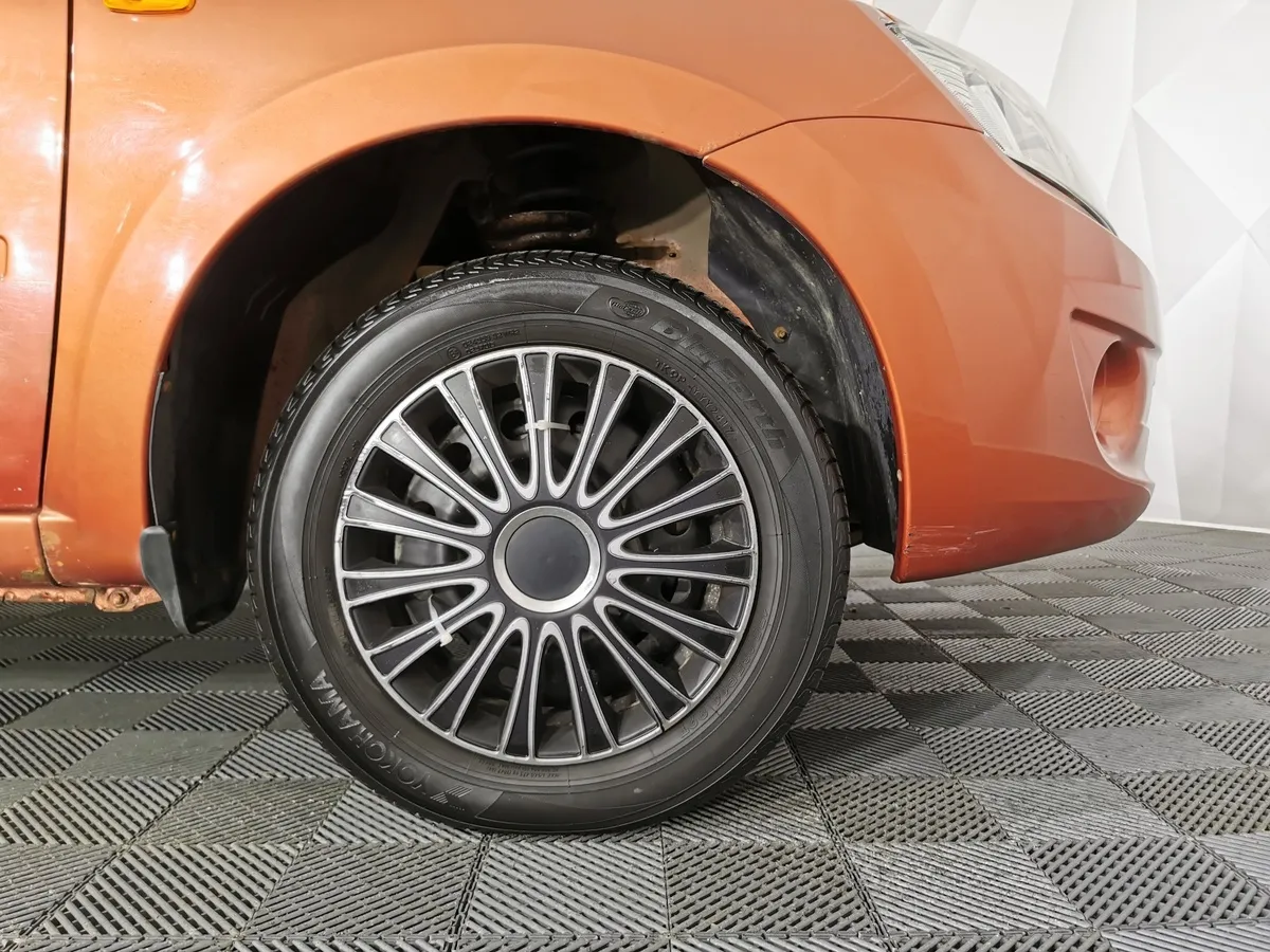 ВАЗ (Lada) Granta 1.6 AT 16кл (98 л.с.) Оранжевый в АВИЛОН. Слайд №9