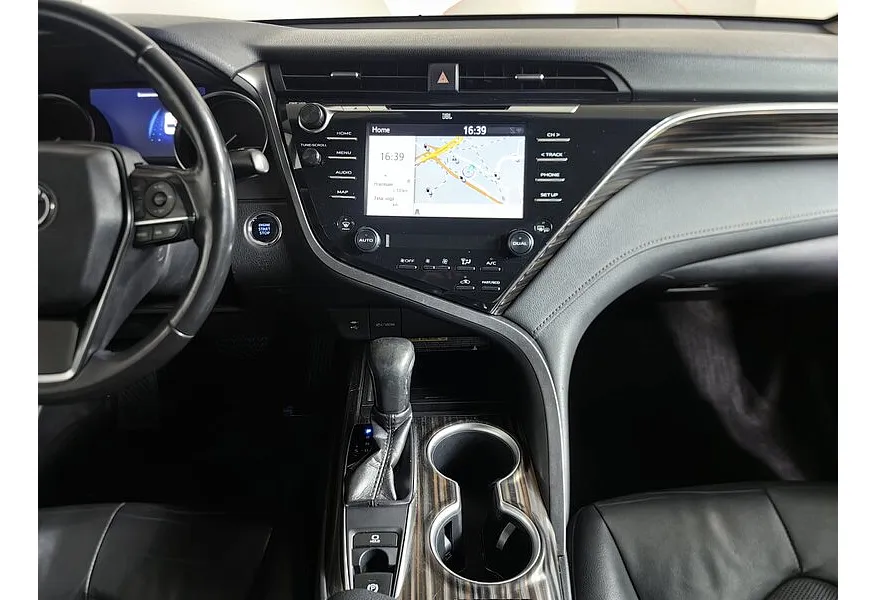 Toyota Camry 2.5 AT (181 л.с.) Черный в АВИЛОН. Слайд №15