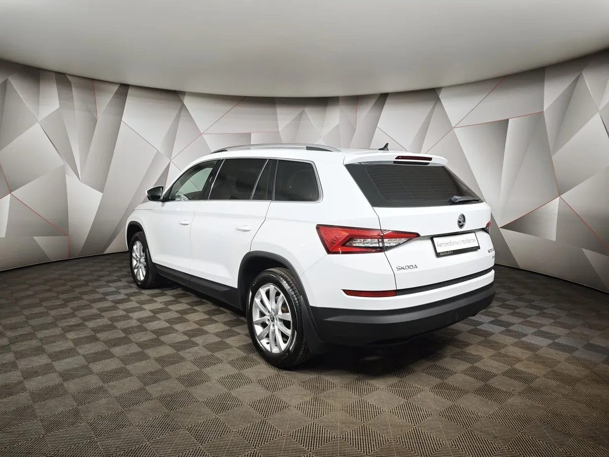 Skoda Kodiaq 2.0 TSI DSG 4X4 (180 л.с.) Белый в АВИЛОН. Слайд №4