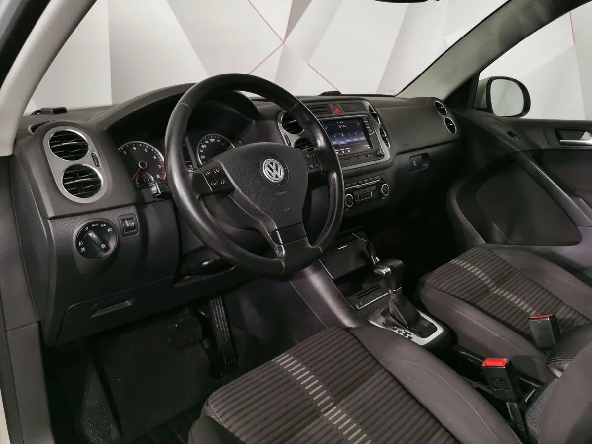Volkswagen Tiguan 2.0 TSI 4Motion AT (170 л.с.) Sport&Style Серебристый в АВИЛОН. Слайд №18