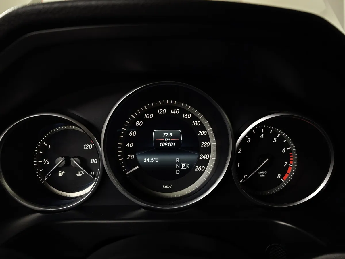 Mercedes-Benz E-Класс E 200 T BlueEfficiency 7G-Tronic Plus (184 л.с.) Белый в АВИЛОН. Слайд №18