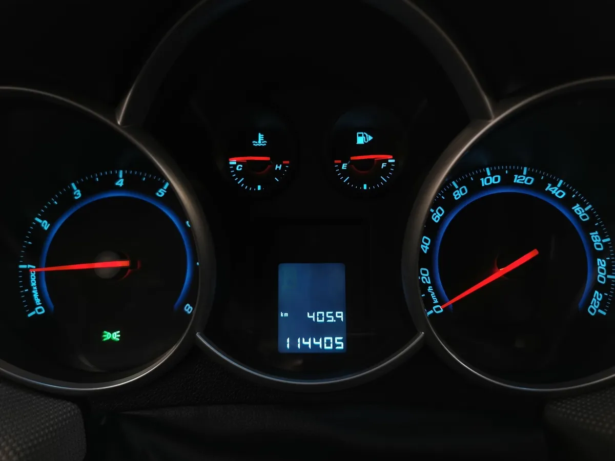 Chevrolet Cruze 1.8 MT (141 л.с.) Коричневый в АВИЛОН. Слайд №17