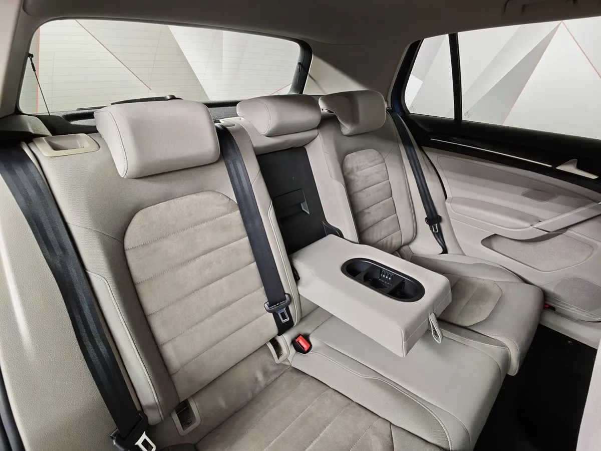 Volkswagen Golf 1.4 TSI BlueMotion DSG (122 л.с.) Highline Голубой в АВИЛОН. Слайд №17