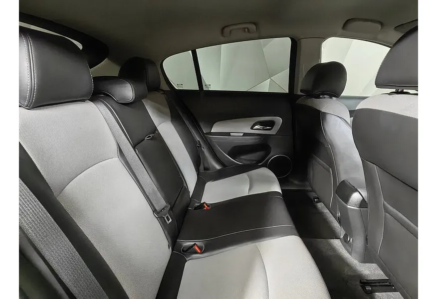 Chevrolet Cruze 1.4 Turbo AT (140 л.с.) Серебристый в АВИЛОН. Слайд №15