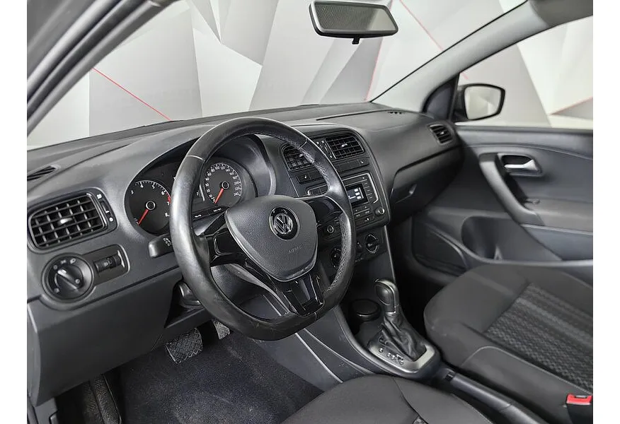 Volkswagen Polo 1.6 MPI AT (110 л.с.) Drive Серебристый в АВИЛОН. Слайд №19