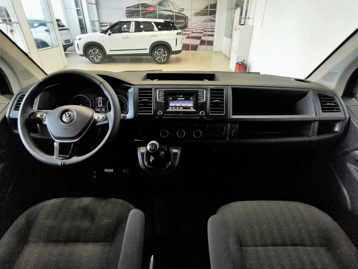 Volkswagen Caravelle 2.0 TDI MT L1 (140 л.с.) Comfortline Коричневый в АВИЛОН. Слайд №13