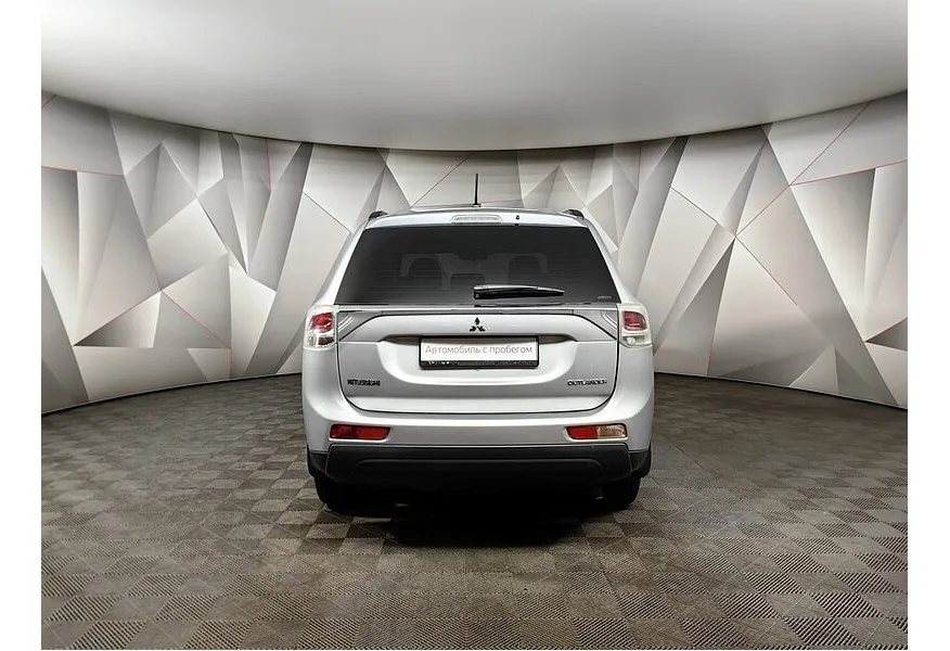 Mitsubishi Outlander 2.4 CVT 4WD (167 л.с.) Серебристый в АВИЛОН. Слайд №8