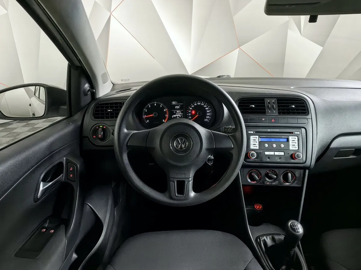 Volkswagen Polo 1.4 MT (80 л.с.) Белый в АВИЛОН. Слайд №20