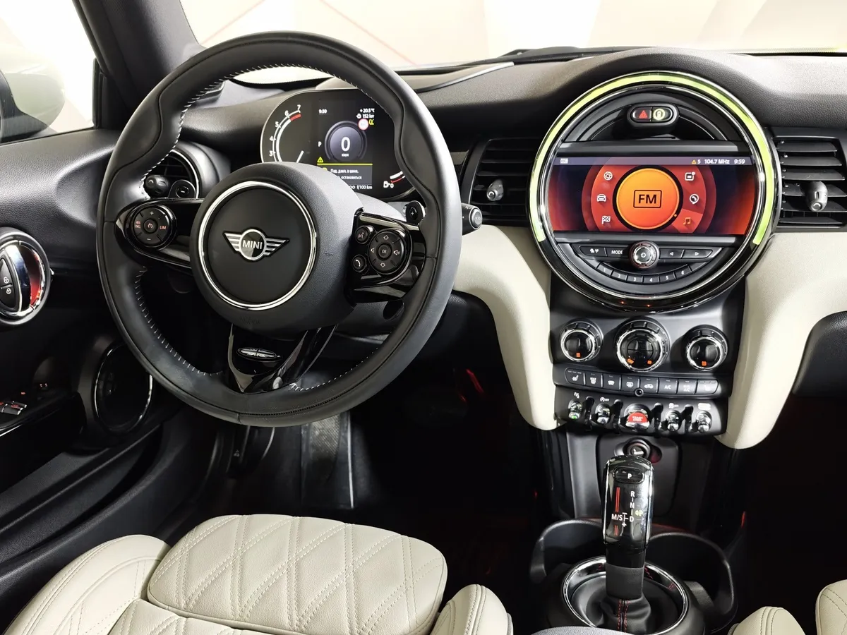 MINI 3 двери Cooper S 2.0 AT (192 л.с.) Черный в АВИЛОН. Слайд №14