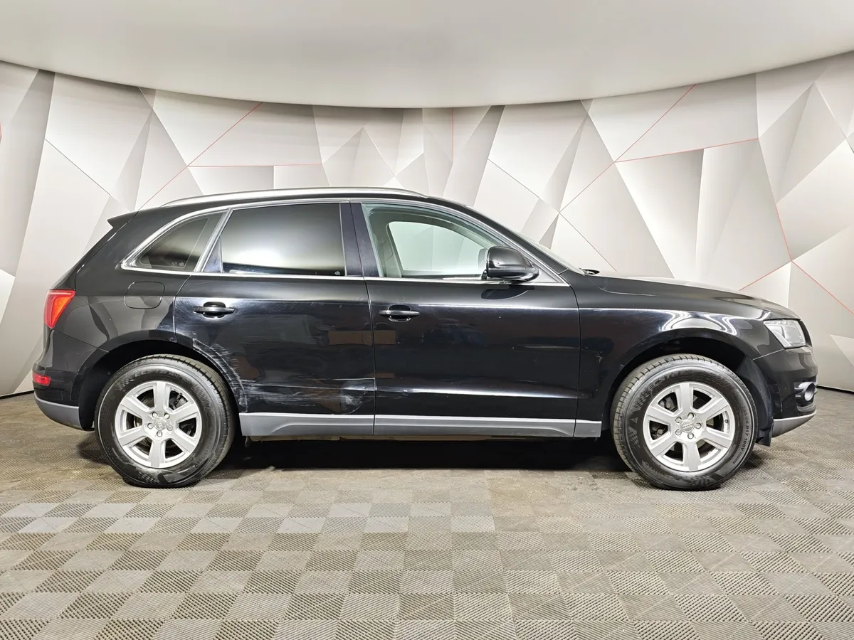 Audi Q5 2.0 TFSI tiptronic quattro (211 л.с.) Черный в АВИЛОН. Слайд №6