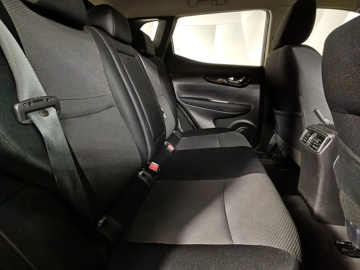Nissan Qashqai 2.0 CVT (144 л.с.) Черный в АВИЛОН. Слайд №16