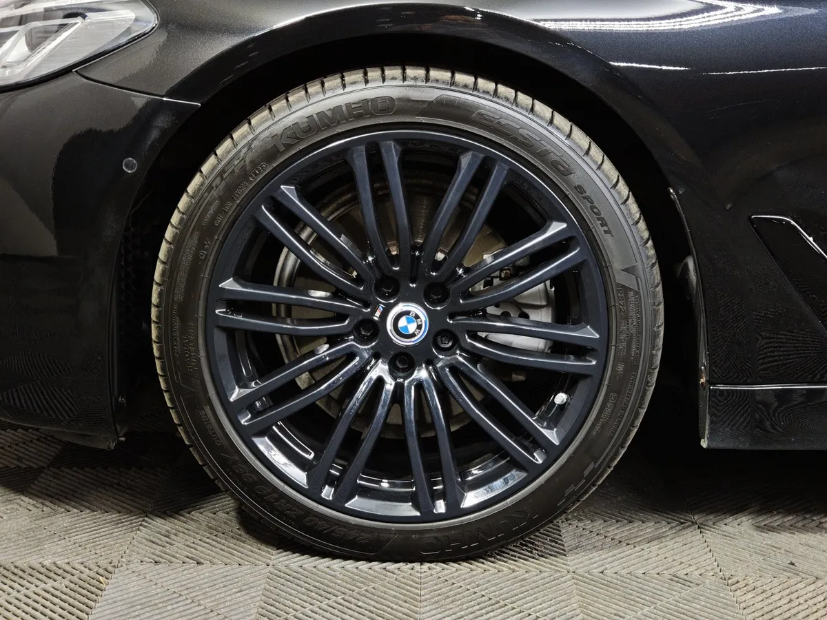 BMW 5 серия 520d xDrive Steptronic (190 л.с.) M Sport Pure в АВИЛОН. Слайд №7
