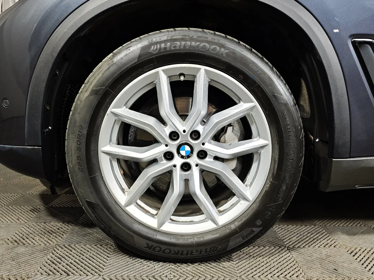 BMW X5 xDrive30d Steptronic (249 л.с.) Business Plus Серый в АВИЛОН. Слайд №7
