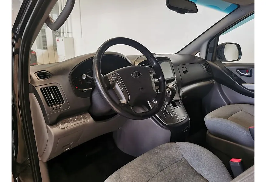 Hyundai H-1 2.4 AT (173 л.с.) Comfort Черный в АВИЛОН. Слайд №18