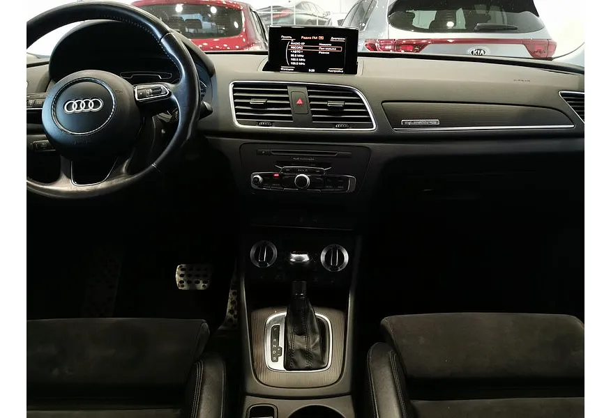 Audi Q3 2.0 TFSI quattro S tronic (170 л.с.) Черный в АВИЛОН. Слайд №12