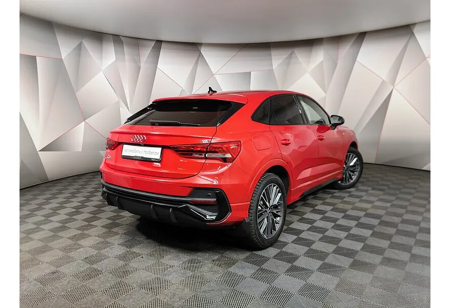 Audi Q3 Sportback 1.4 TFSI S-tronic (150 л.с.) Sport Красный в АВИЛОН. Слайд №2