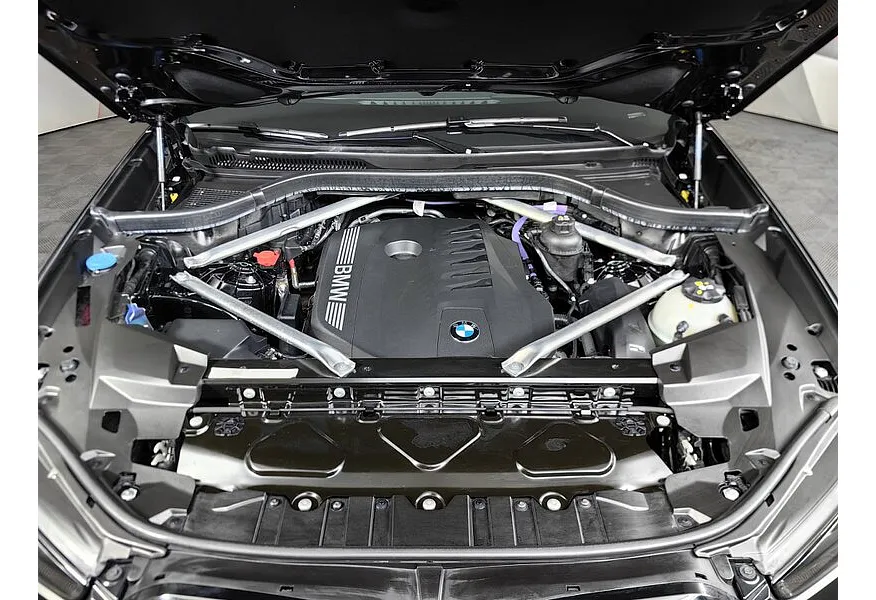 BMW X5 XDrive40i Steptronic (381 л.с.) Черный в АВИЛОН. Слайд №10 BMW X5 XDrive40i Steptronic (381 л.с.) Черный в АВИЛОН. Слайд №10