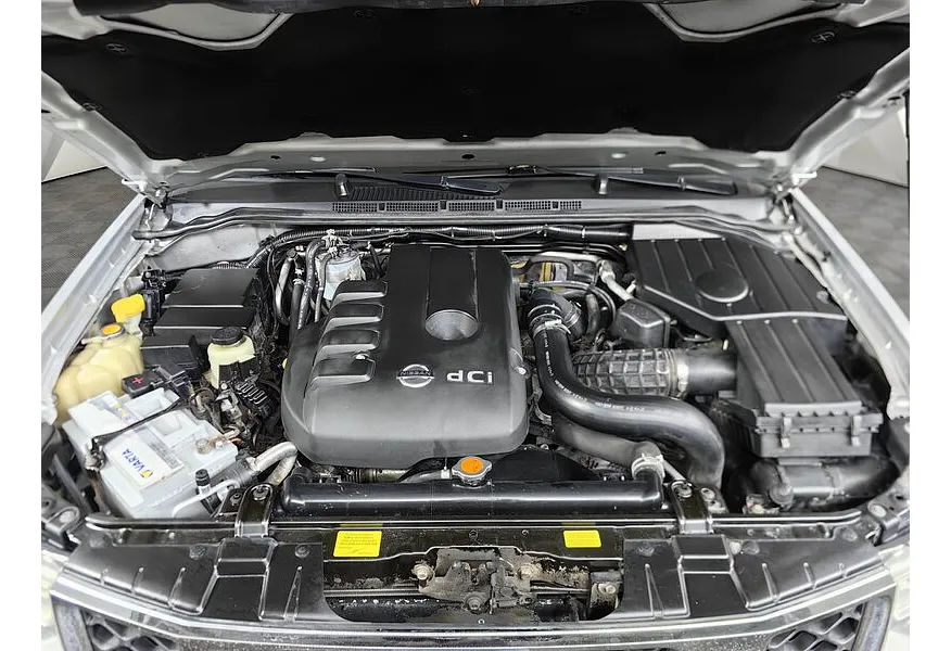 Nissan Pathfinder 2.5 dCi AT (174 л.с.) Серебристый в АВИЛОН. Слайд №11