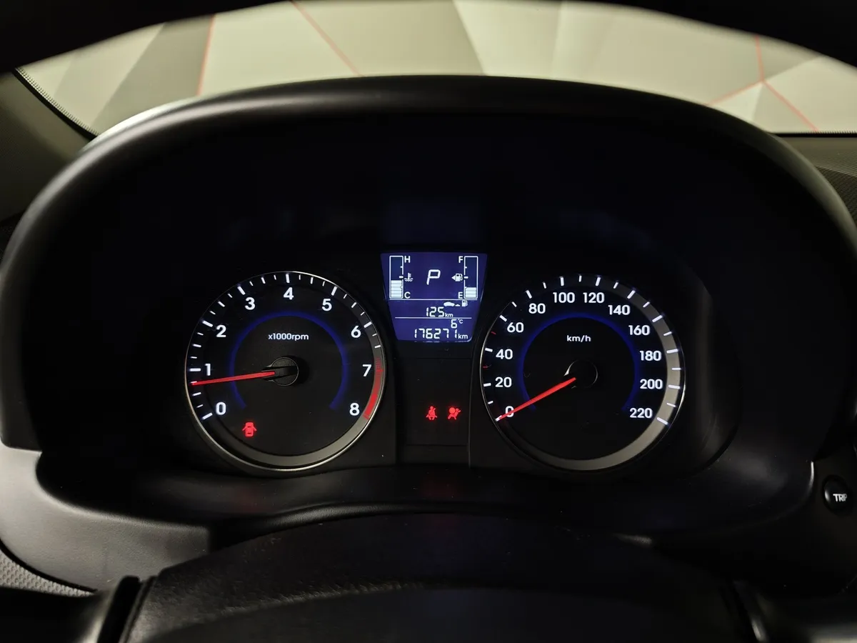 Hyundai Solaris 1.6 AT (123 л.с.) Comfort Синий в АВИЛОН. Слайд №15