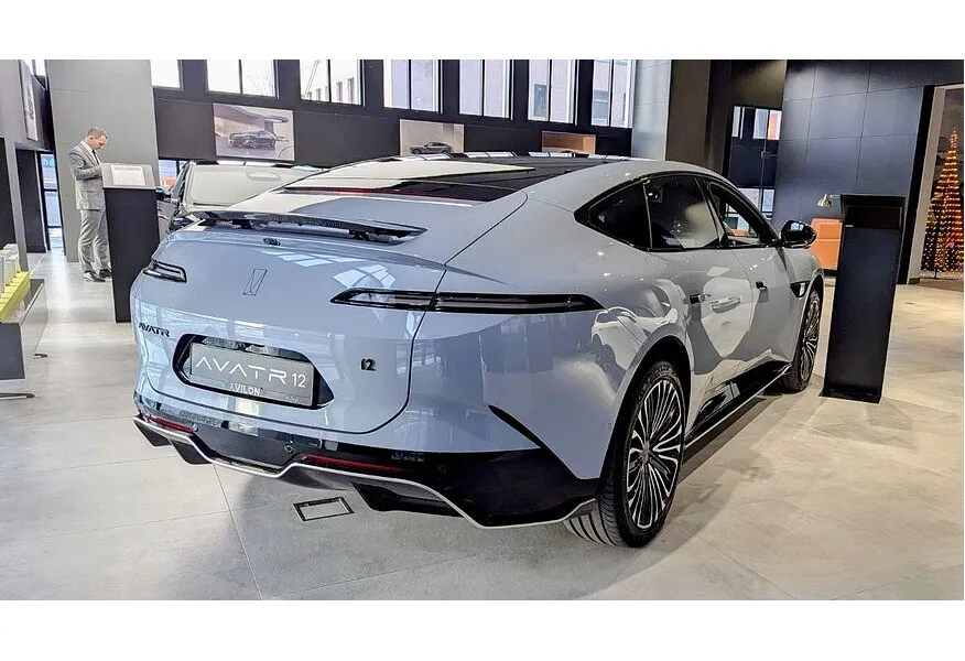 Avatr 12 AT 4WD (578 л.с.) Dual Motor Dynamic Синий в АВИЛОН. Слайд №5