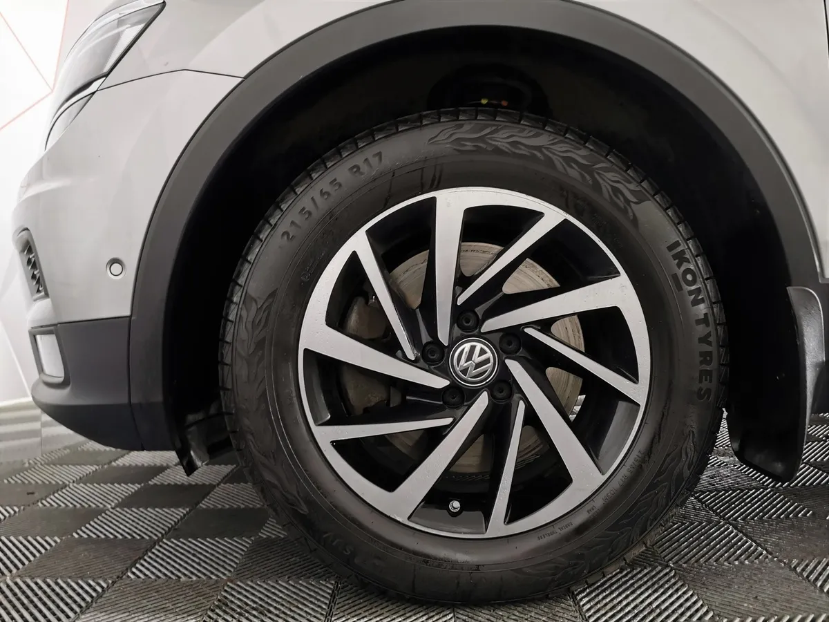 Volkswagen Tiguan 2.0 TSI 4Motion DSG (180 л.с.) Highline Серебристый в АВИЛОН. Слайд №9