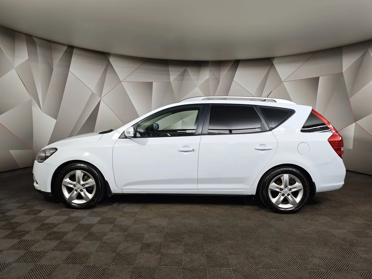 Kia Ceed 1.6 AT (122 л.с.) Luxe Белый в АВИЛОН. Слайд №5