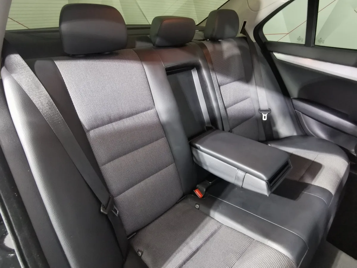Mercedes-Benz C-Класс C 180 7G-Tronic Plus (156 л.с.) Черный в АВИЛОН. Слайд №15