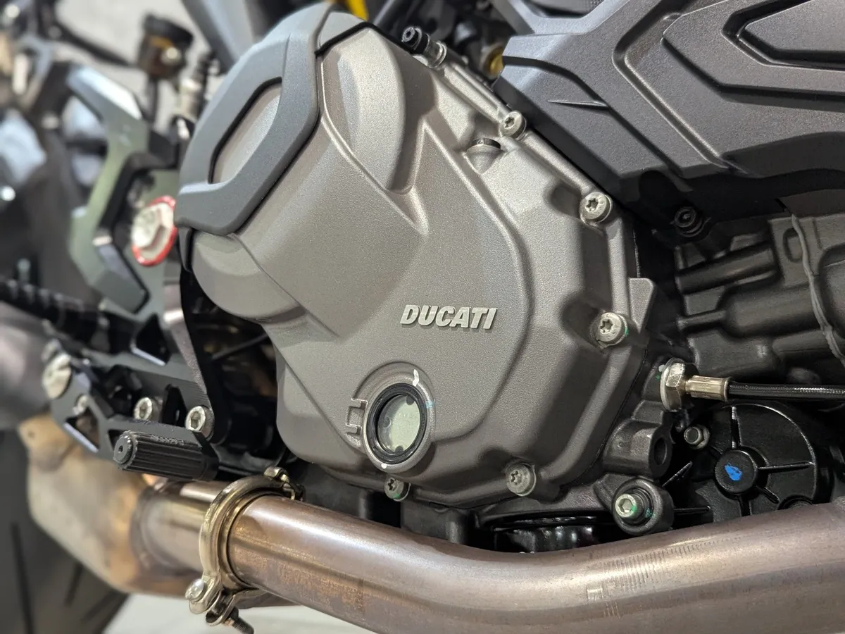 Ducati Monster 937 937 см³ (111 л.с.) (111) 937 Красный в АВИЛОН. Слайд №7