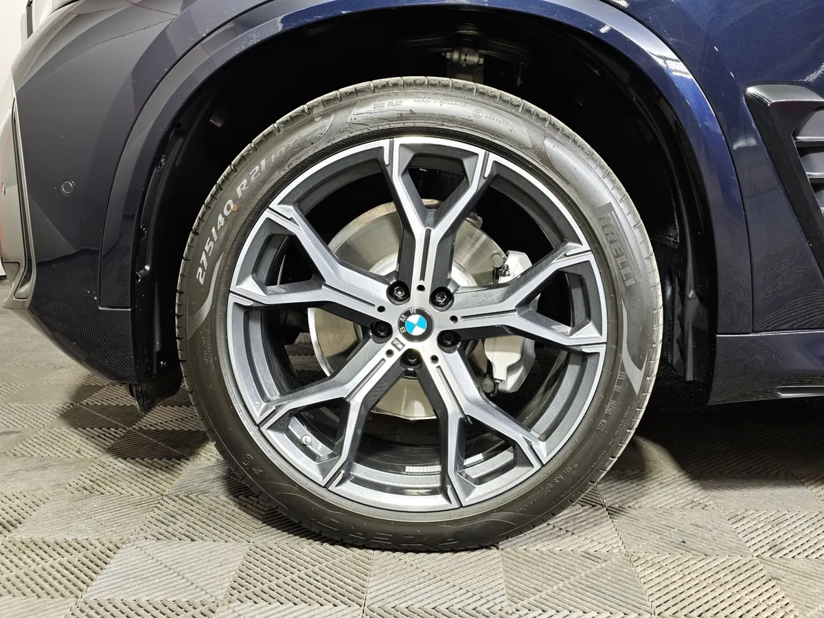 BMW X5 xDrive30Li (258 л.с) X Черный в АВИЛОН. Слайд №7