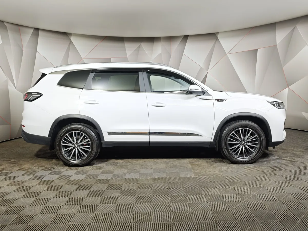 Chery Tiggo 8 Pro Max 2.0T DCT AWD (197 л.с.) Ultimate Белый в АВИЛОН. Слайд №6