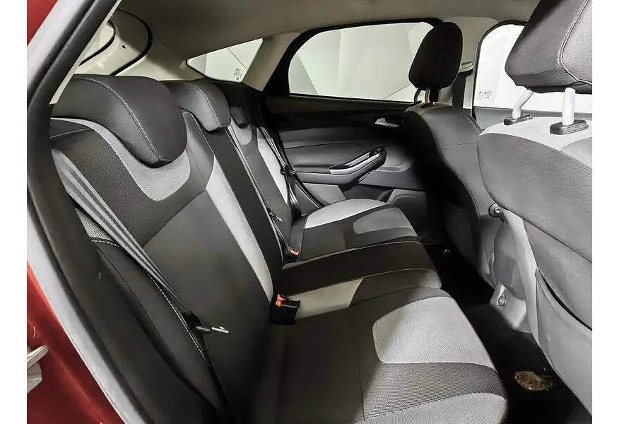 Ford Focus 1.6 Ti-VCT PowerShift (125 л.с.) Titanium Красный в АВИЛОН. Слайд №16