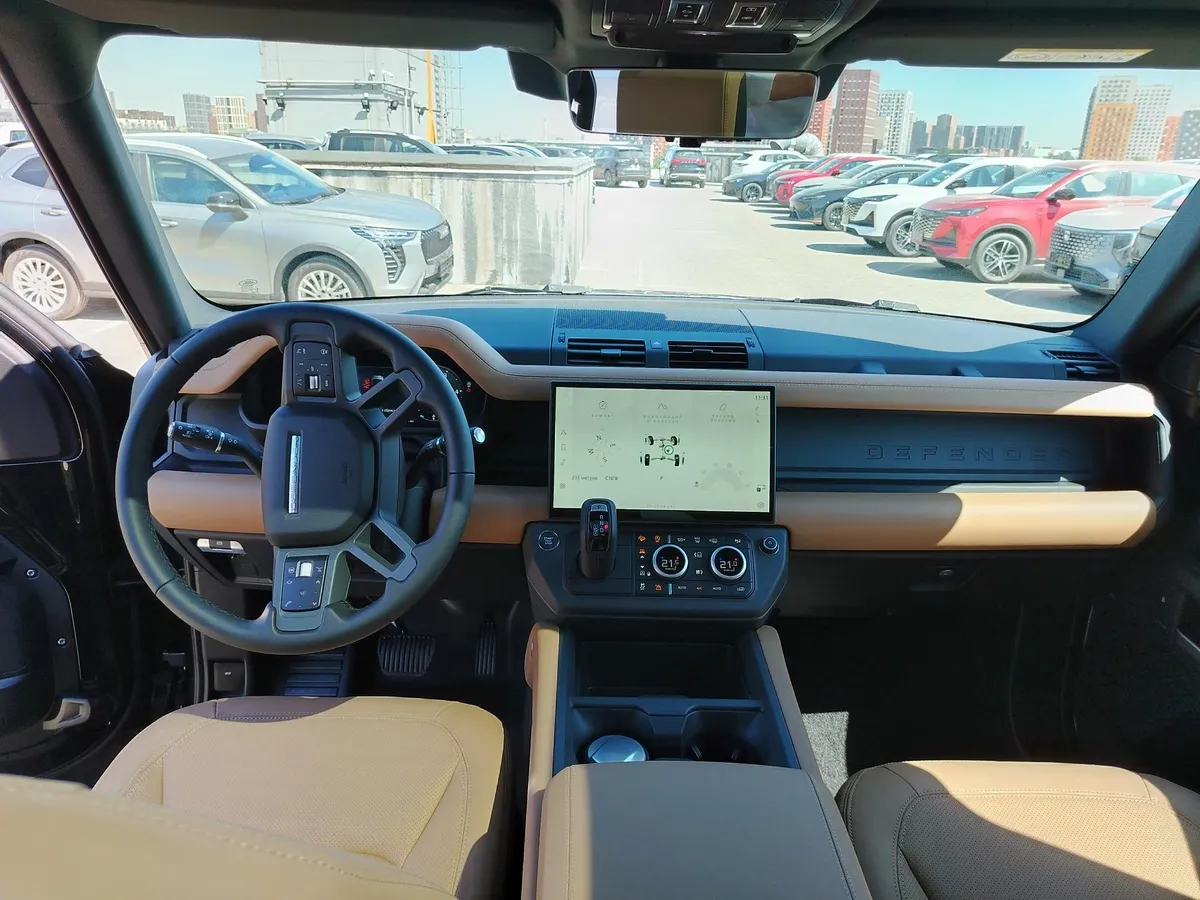 Land Rover Defender 3.0D D6H AT (249 л.с.) X-Dynamic HSE Черный в АВИЛОН. Слайд №8