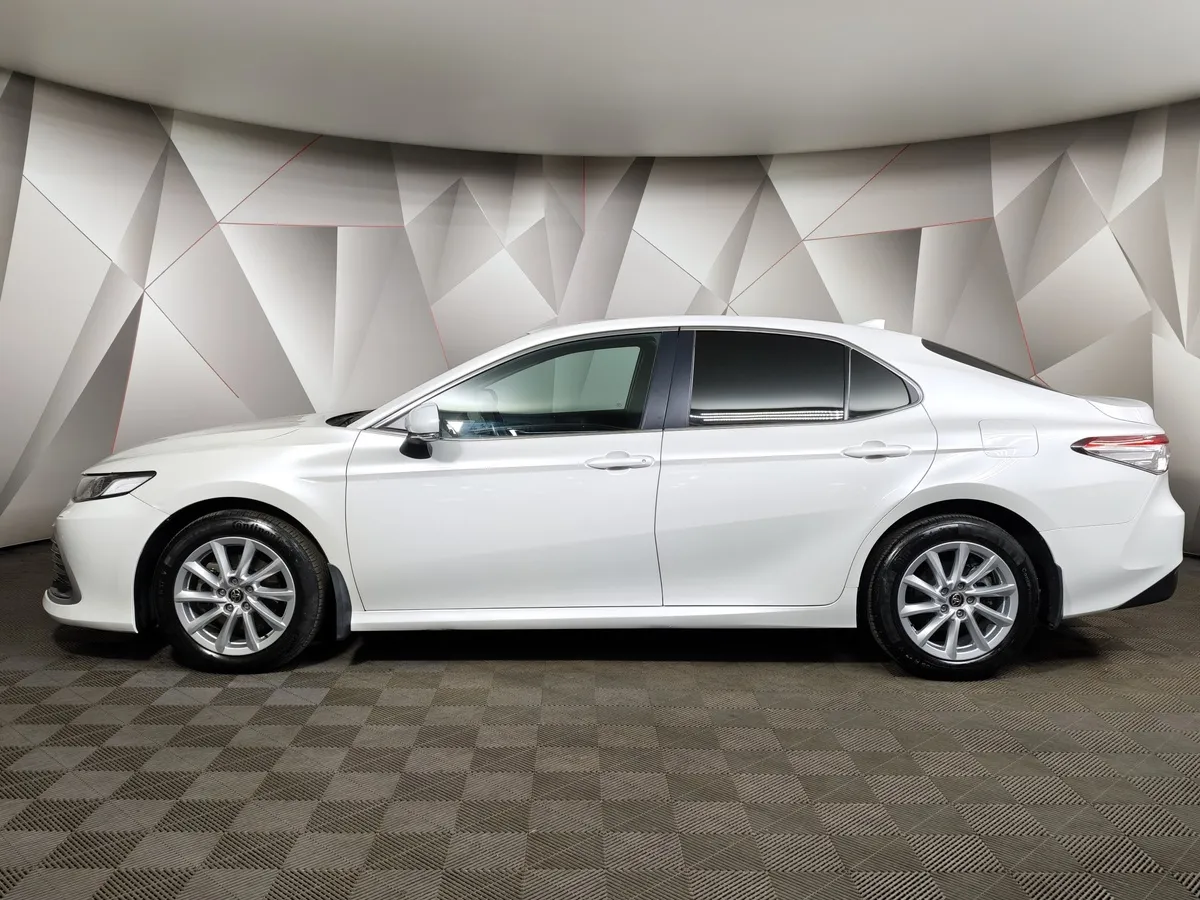 Toyota Camry 2.5 AT (200 л.с.) Prestige Safety Белый в АВИЛОН. Слайд №5
