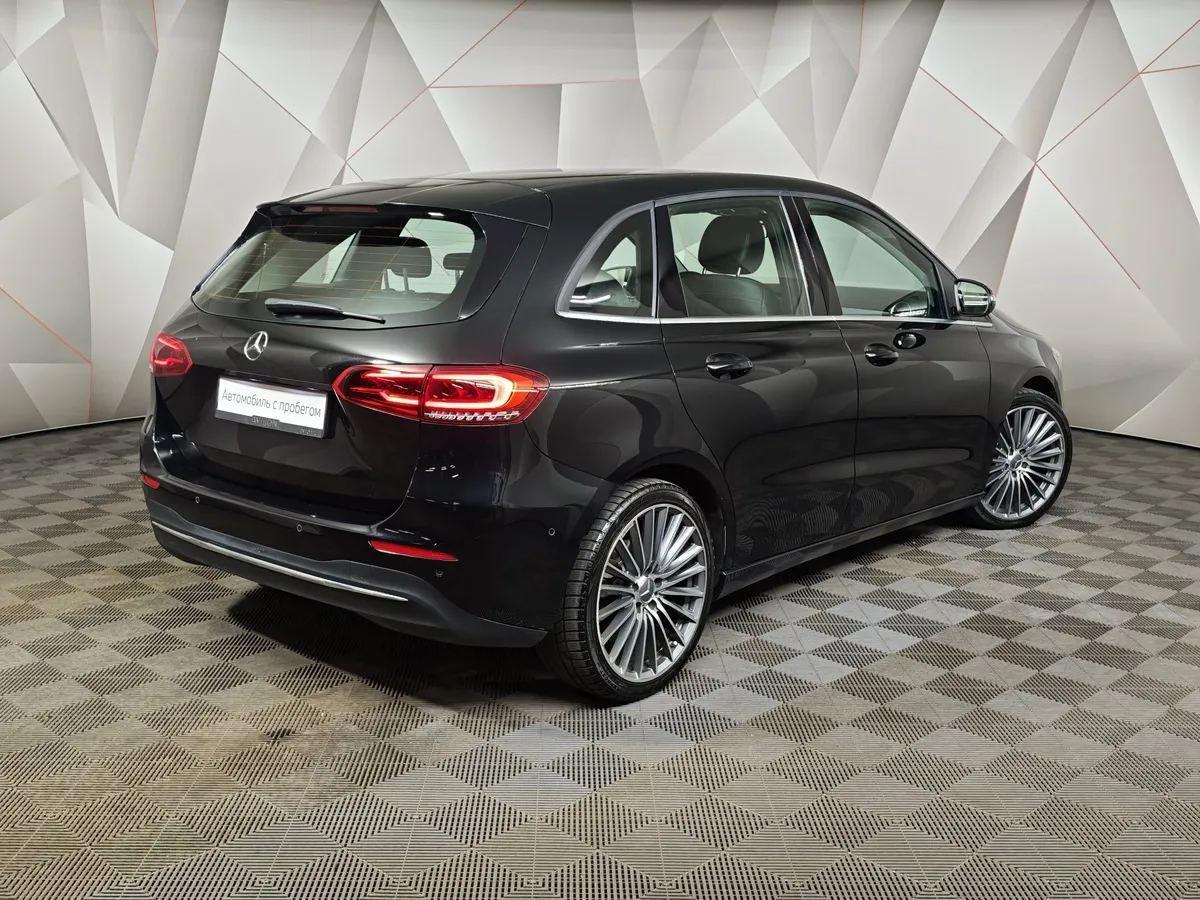 Mercedes-Benz B-Класс B 180 7G-DCT (136 л.с.) Style Черный в АВИЛОН. Слайд №2