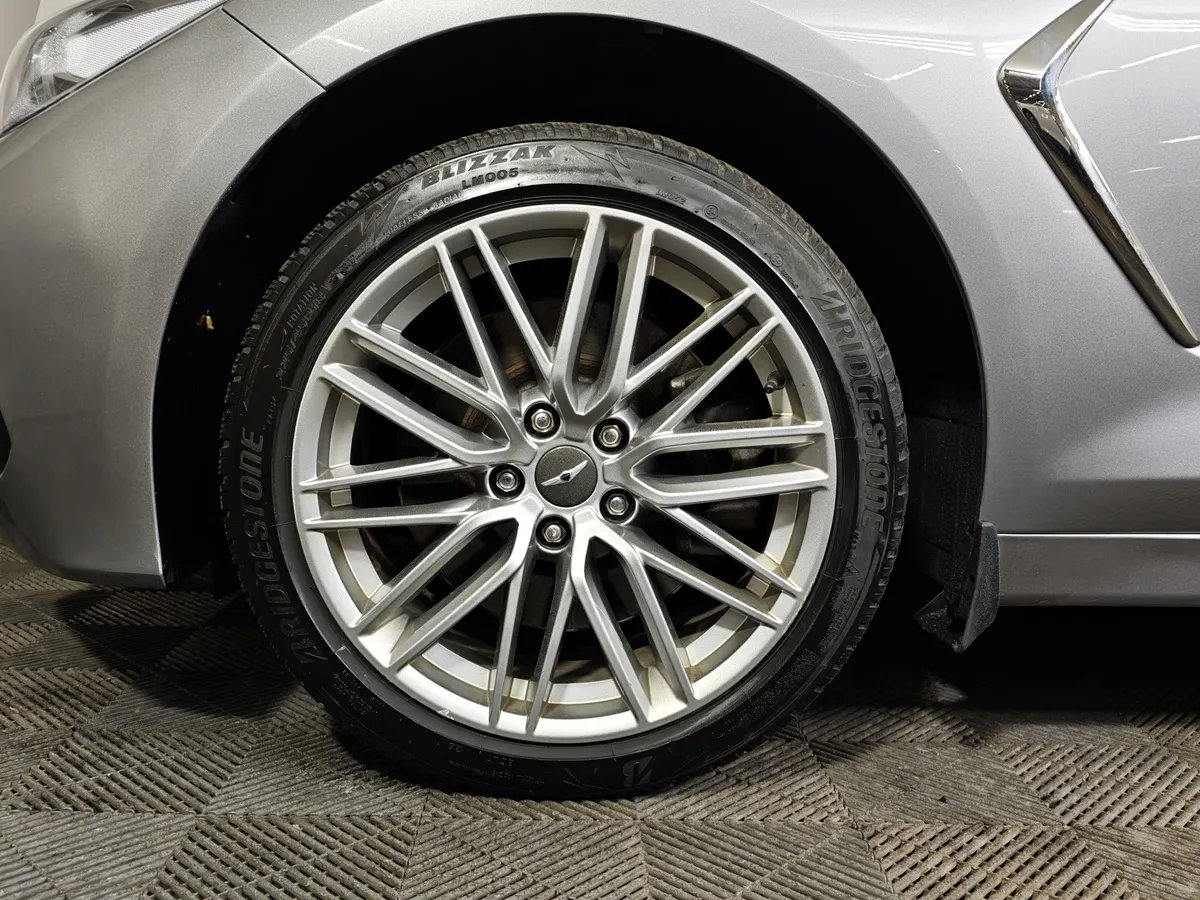 Genesis G70 2.0 T AT AWD (197 л.с.) Business Серебристый в АВИЛОН. Слайд №9