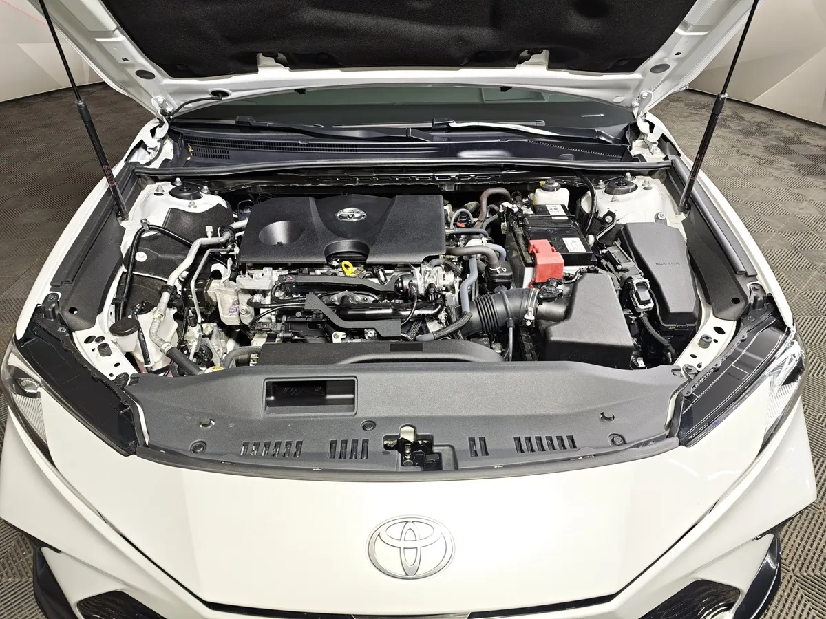 Toyota Camry 2.0 AT (173 л.с.) Sport Белый в АВИЛОН. Слайд №11