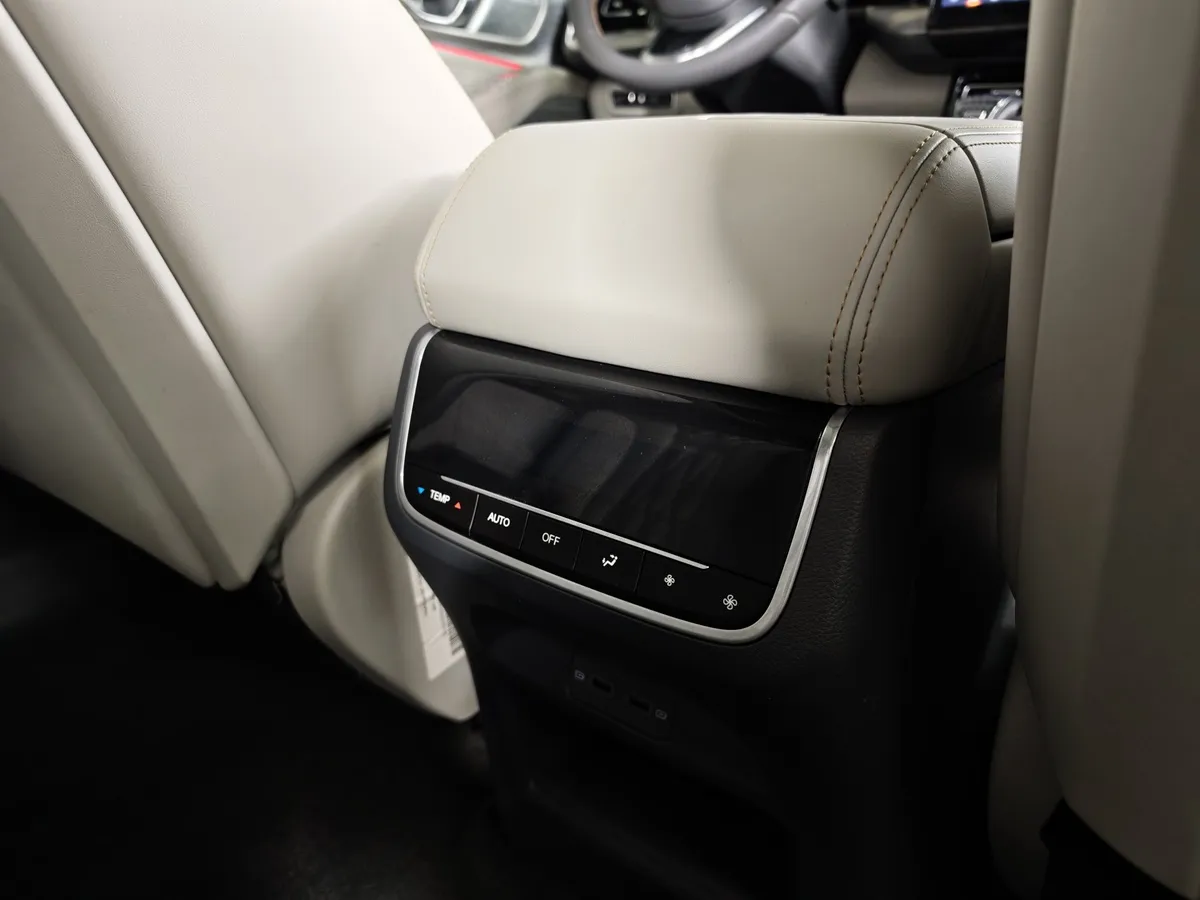 GAC GS8 2.0T 4WD (231 л.с.) GX Premium Черный в АВИЛОН. Слайд №25