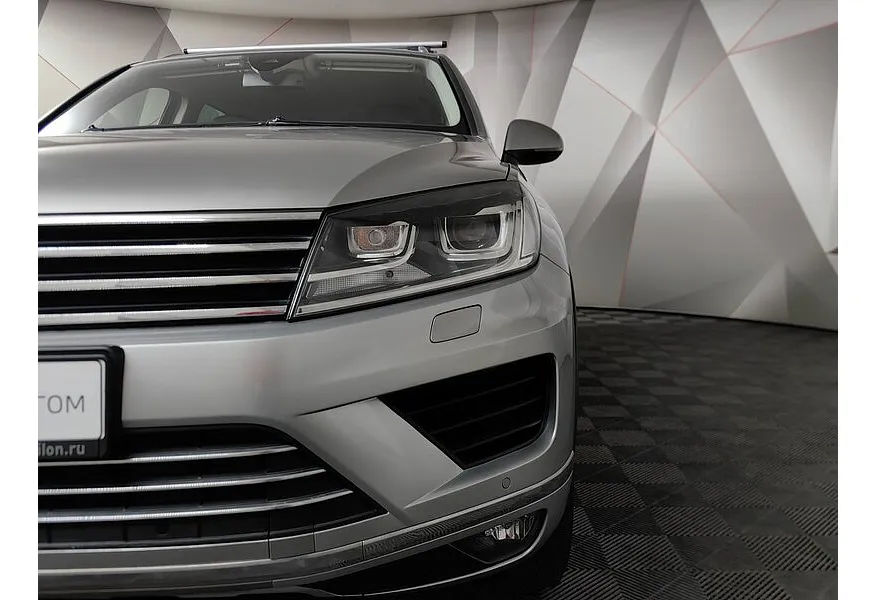 Volkswagen Touareg 3.0 TDI Tiptronic 4Motion (204 л.с.) Серебристый в АВИЛОН. Слайд №10
