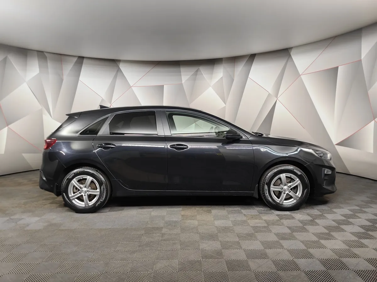 Kia Ceed 1.6 MPI MT (130 л.с.) Comfort Черный в АВИЛОН. Слайд №6