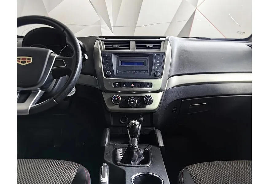 Geely Emgrand X7 2.0 MT (139 л.с.) Белый в АВИЛОН. Слайд №12