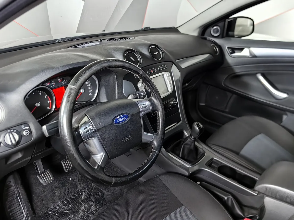 Ford Mondeo 2.0 MT (145 л.с.) Черный в АВИЛОН. Слайд №16