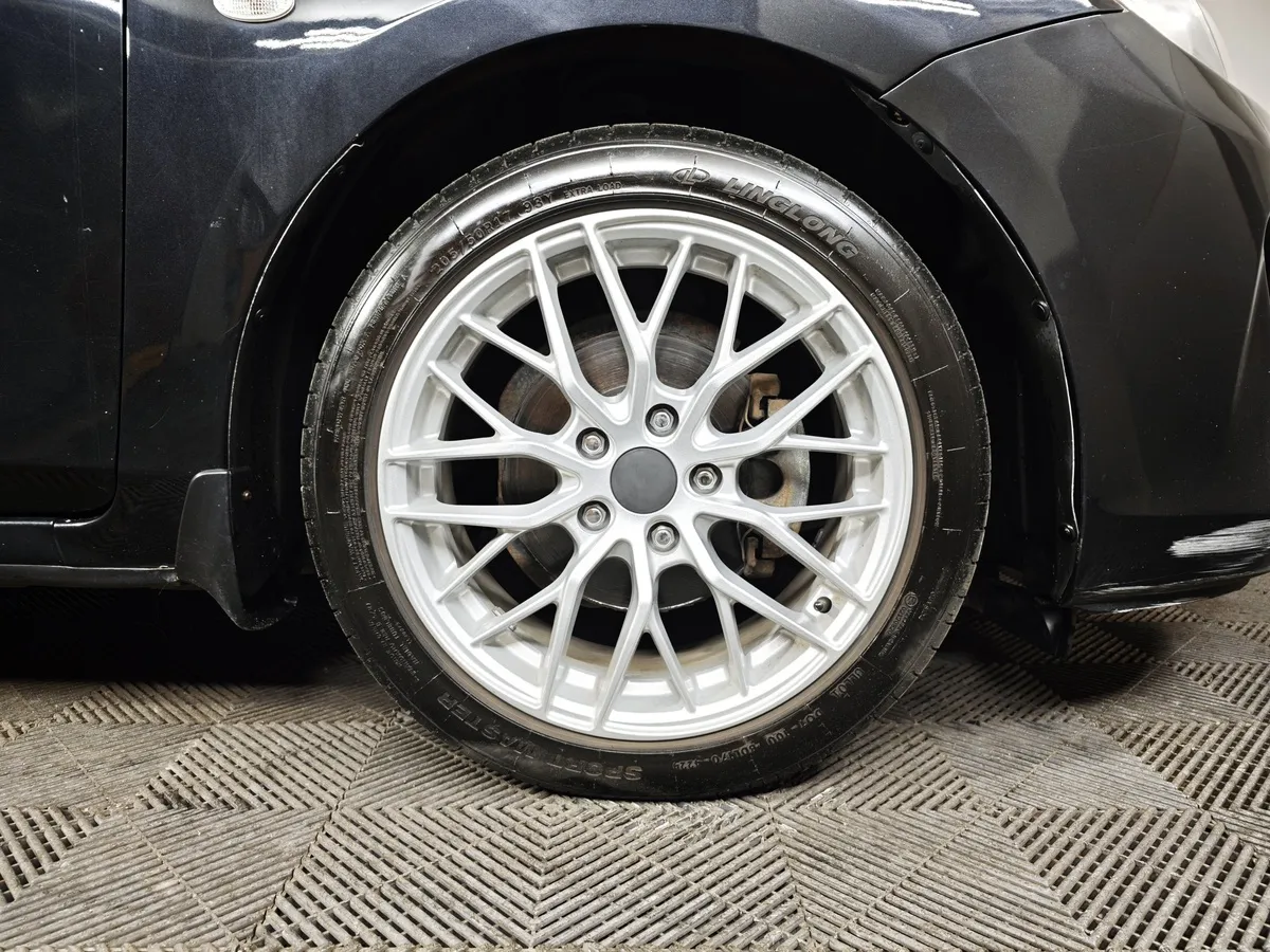 Mazda 3 1.6 AT (105 л.с.) Черный в АВИЛОН. Слайд №9