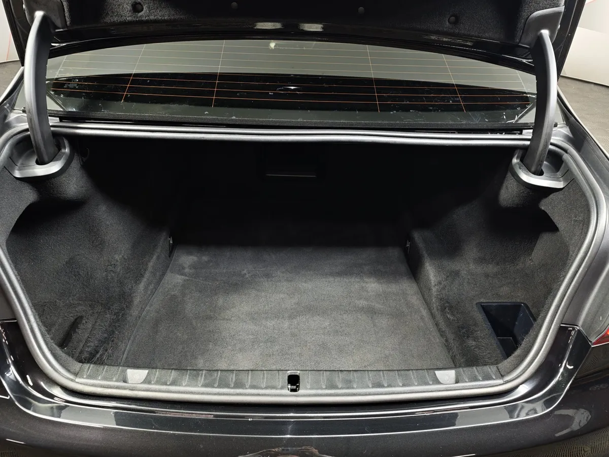 BMW 7 серия 730Ld xDrive AT (249 л.с.) Exclusive Черный в АВИЛОН. Слайд №9