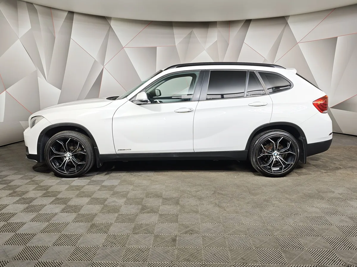 BMW X1 xDrive20i AT (184 л.с.) Белый в АВИЛОН. Слайд №5
