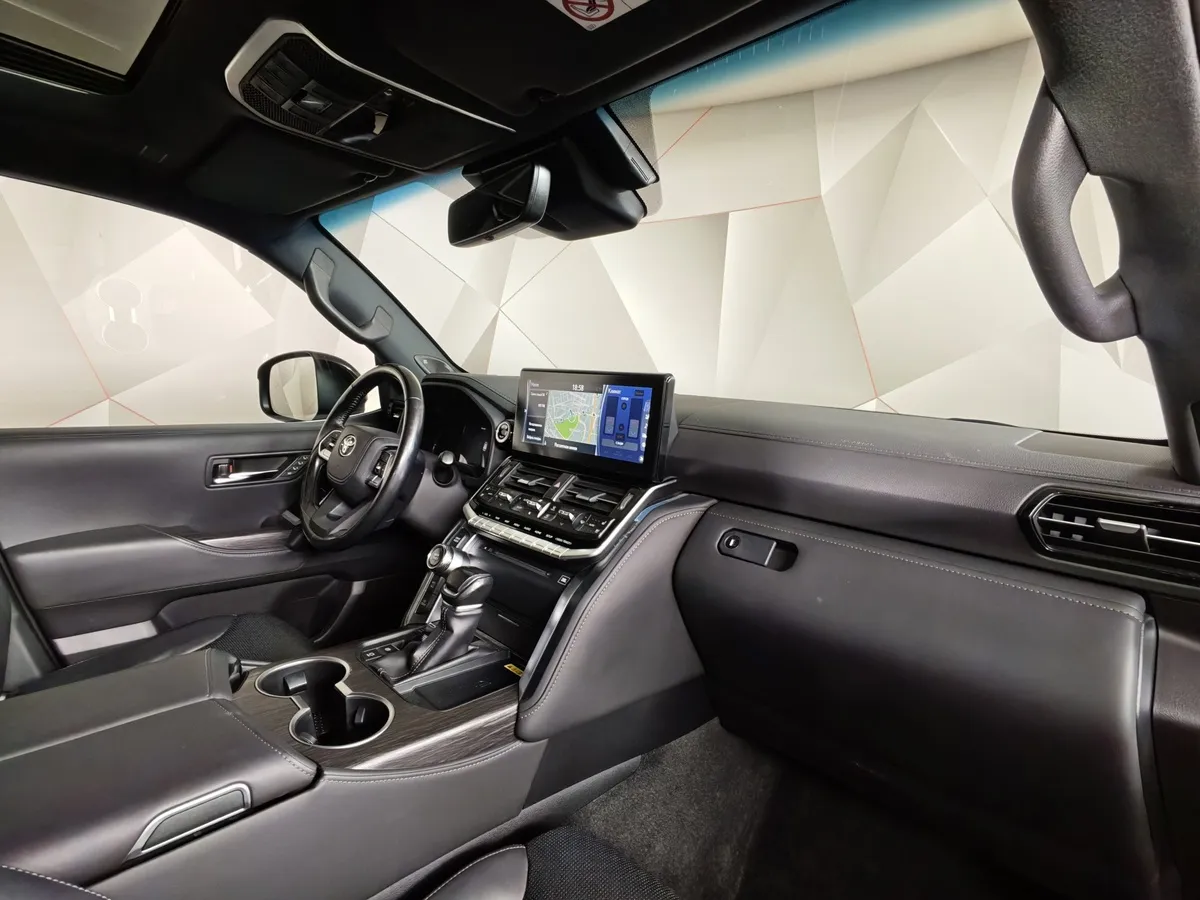 Toyota Land Cruiser 3.4 V6 AT 4WD (299 л.с.) 70th Anniversary Черный в АВИЛОН. Слайд №13