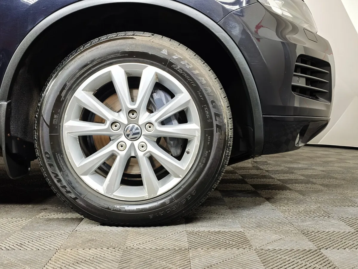 Volkswagen Touareg 3.6 FSI Tiptronic 4Motion (249 л.с.) V6 FSI Черный в АВИЛОН. Слайд №9