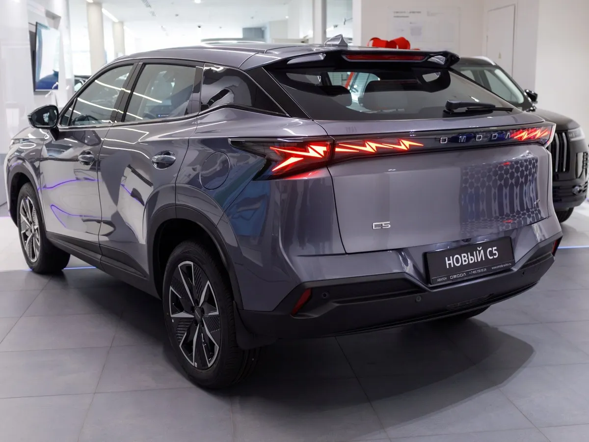Omoda C5 1.5T DCT AWD (147 л.с.) Стиль Серый в АВИЛОН. Слайд №6