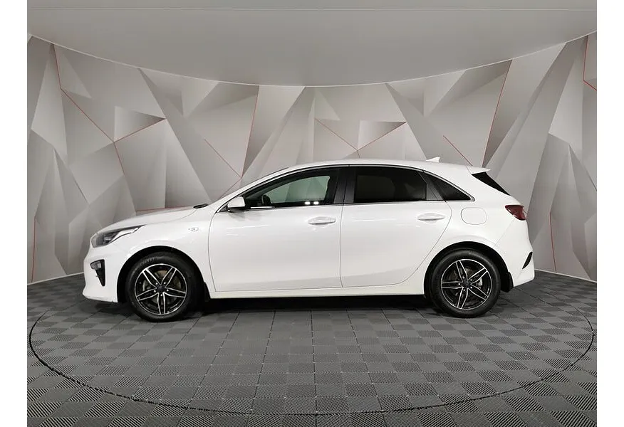 LIVE. Слайд №3